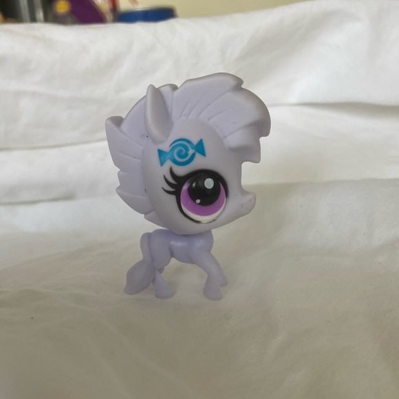 Littlest Pet Shop # 3328 Pale Gray Blind Bag Zebra Horse Blue Candyswirl - Picture 8 of 16